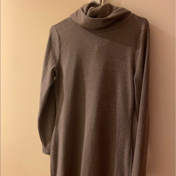 Turtle neck dress - Picture 1 of 3